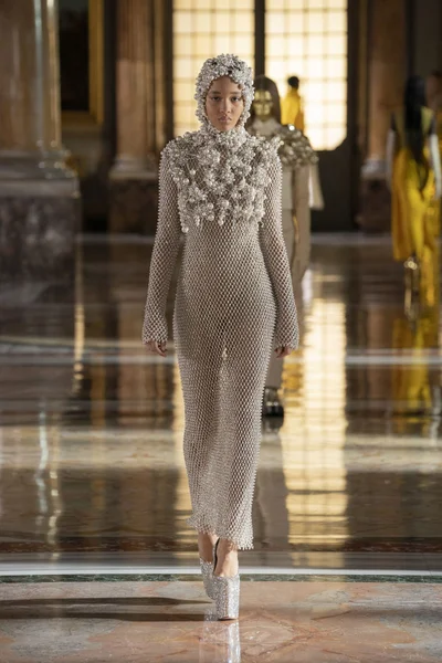 Look 69